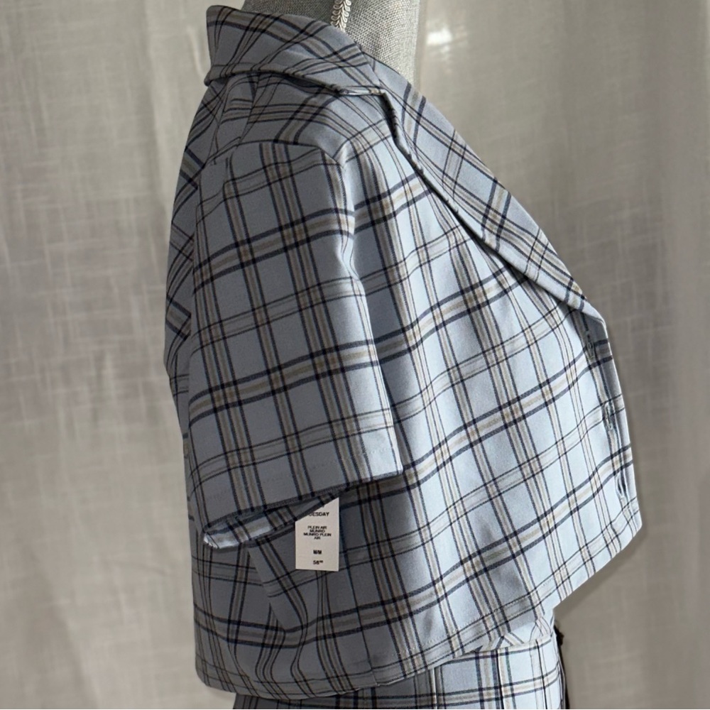 Aritzia - Sunday Best Button Up - Picture 7 of 8